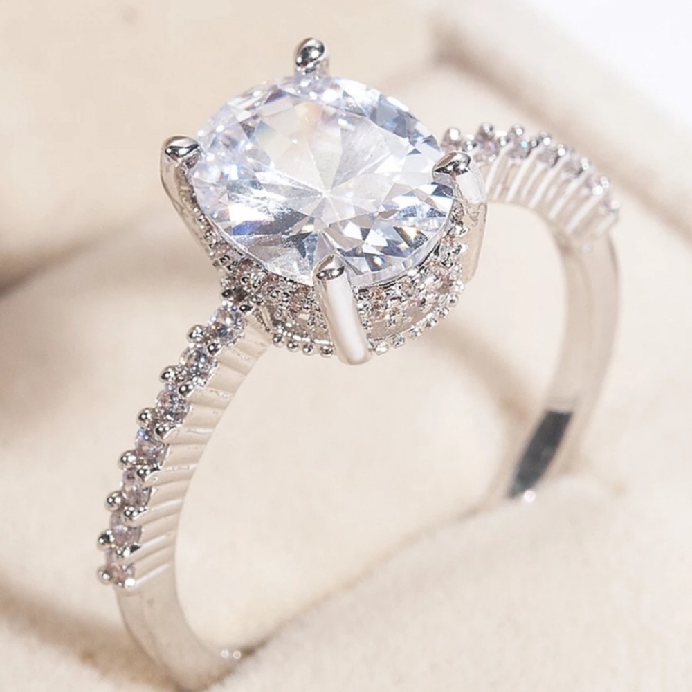 5ct Oval Cut White Sapphire 925 SS Ring - Picture 5 of 7